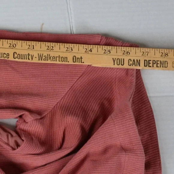 Gymshark Crop Cut Out Top - Picture 6 of 9